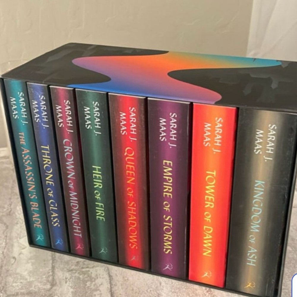 Throne of Glass by Sarah J Maas - Paperback Box Set